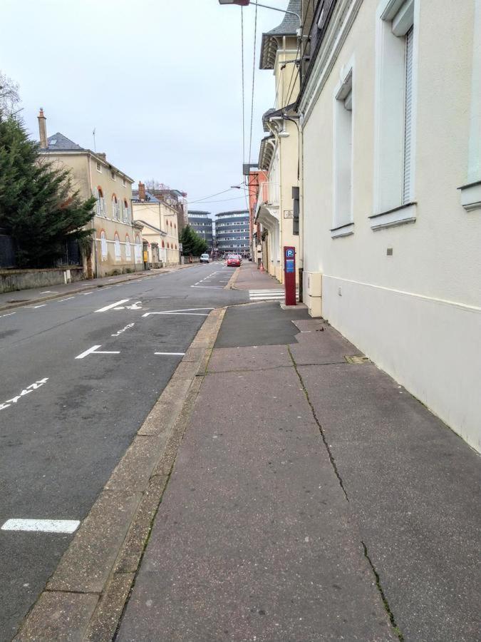 Duplex à la gare du Mans Le Mans Exterior foto