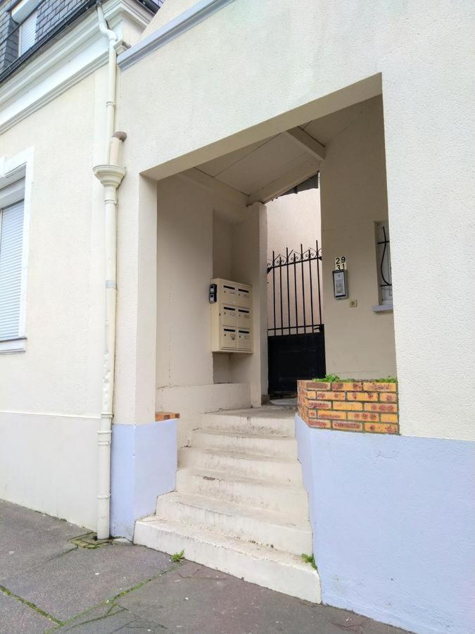 Duplex à la gare du Mans Le Mans Exterior foto